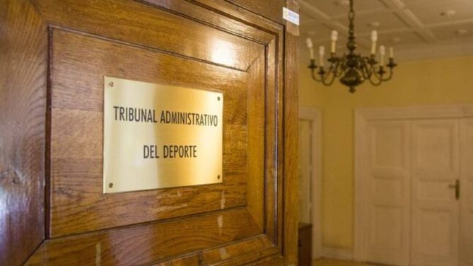 iusport's tweet image. El TAD concede la cautelar a los clubes de fútbol sala segovianos expulsados ift.tt/Cg3ExV9