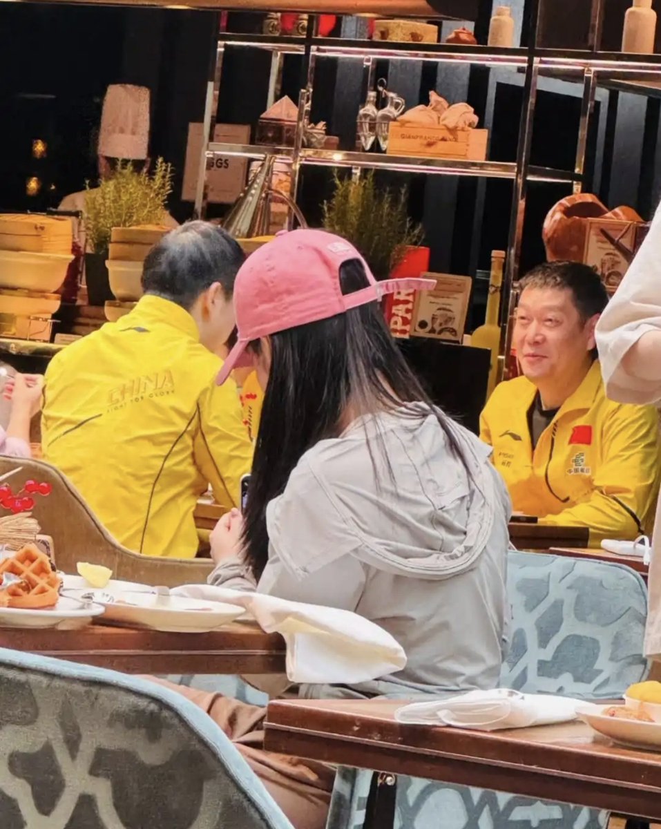 cristina ugsimar tweet media