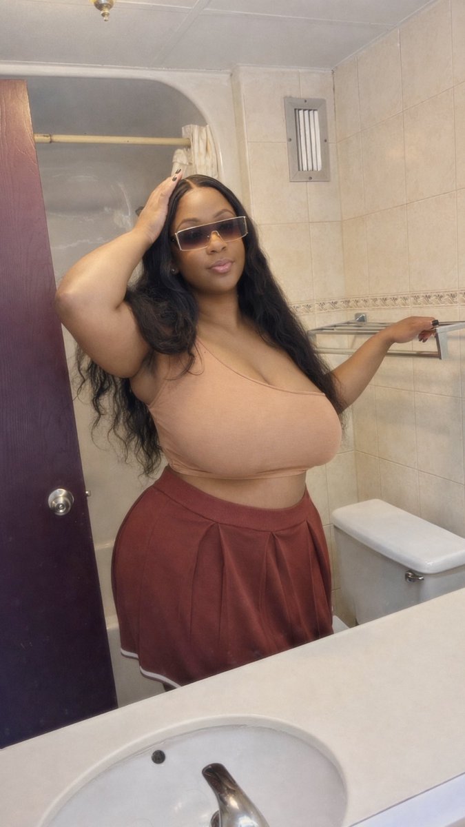 Chellyxoc tweet media