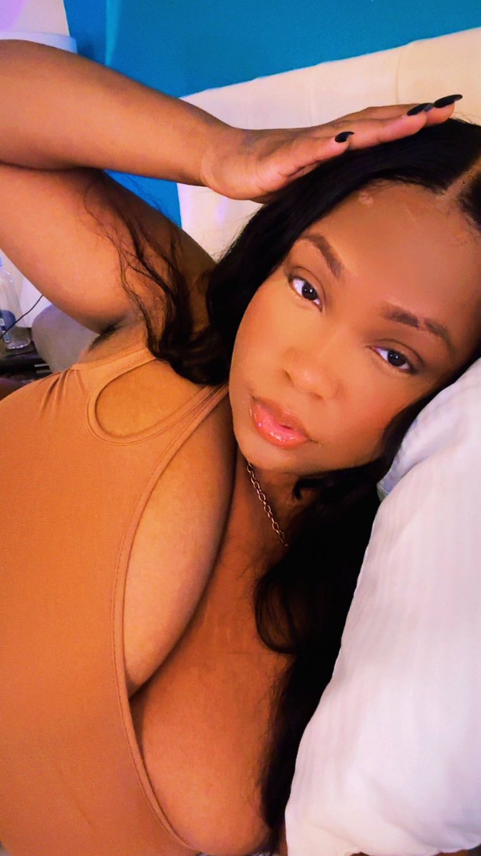 Chellyxoc tweet media