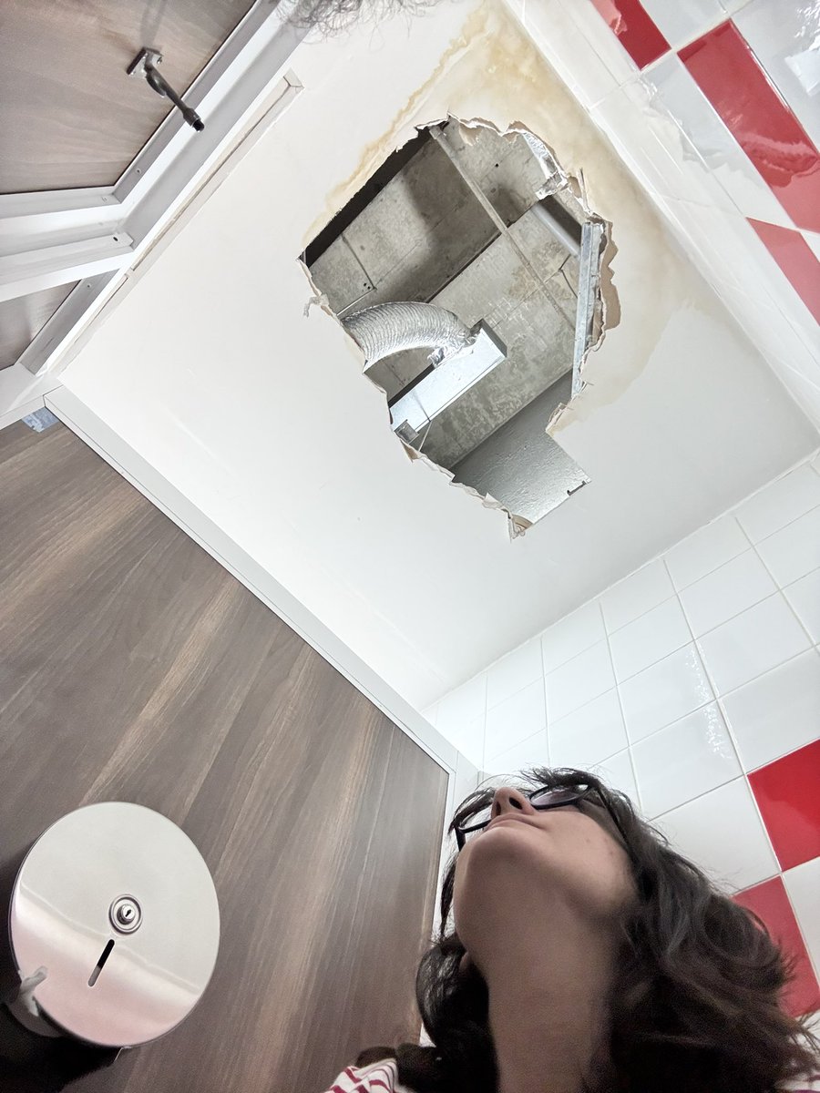 Expat_Kate_Travelegy tweet media