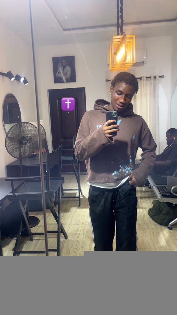 Mug-shot tweet media