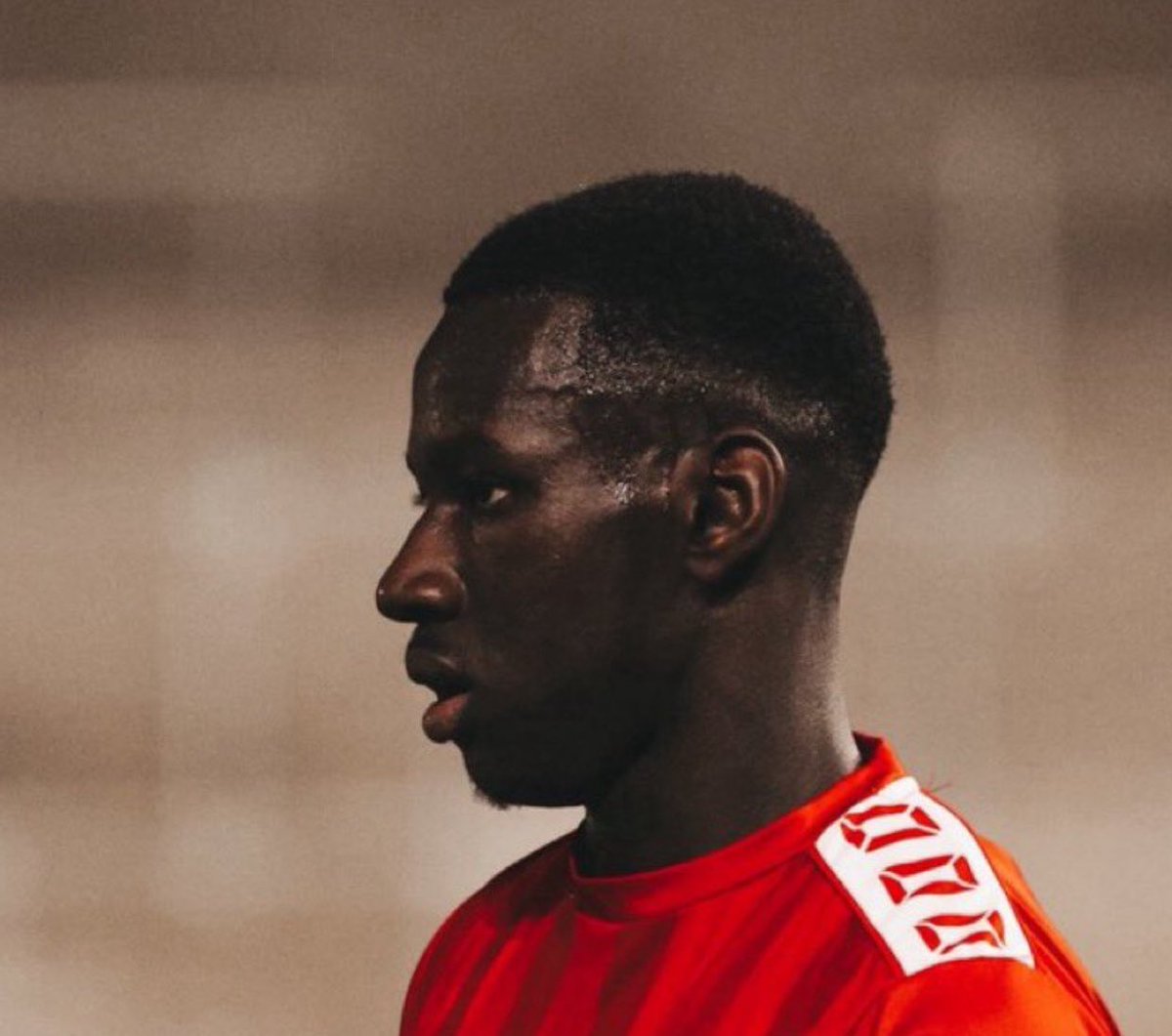 مطرب العواجي tweet media