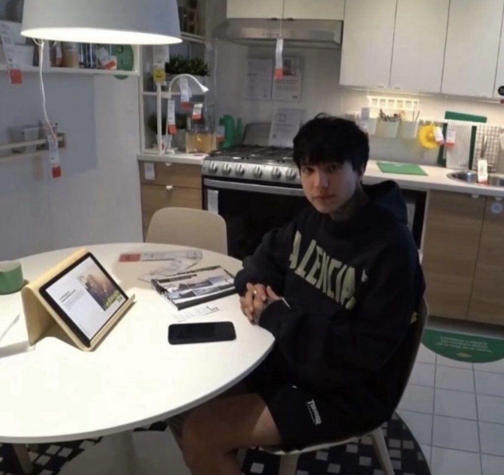 irene 🩸 tweet media