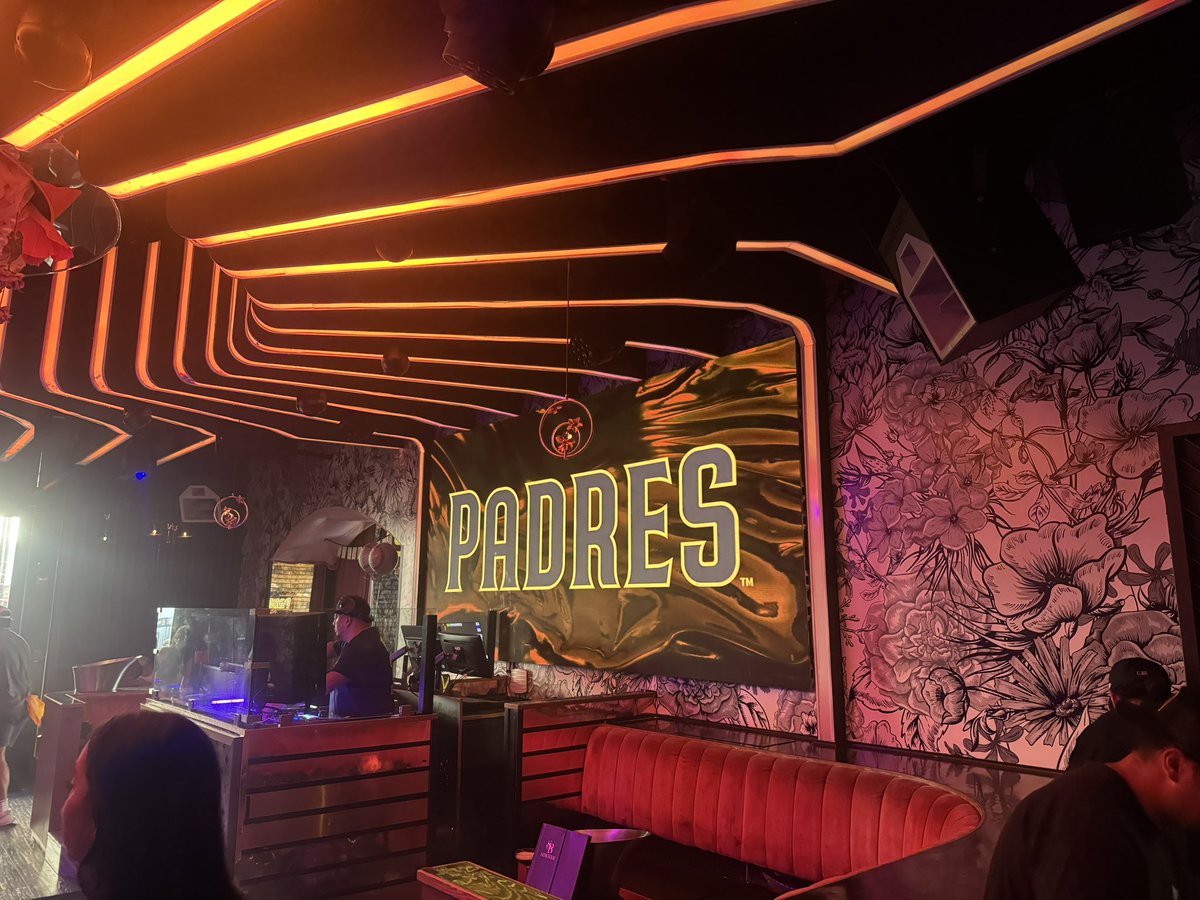 Coach Hop tweet media