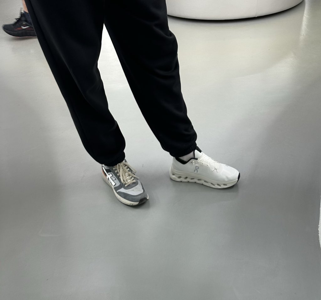 Дмитрий v4.0.0 tweet media