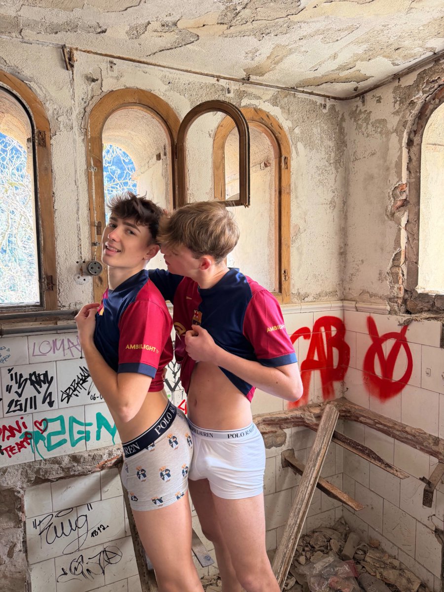 Axel y daniel tweet media