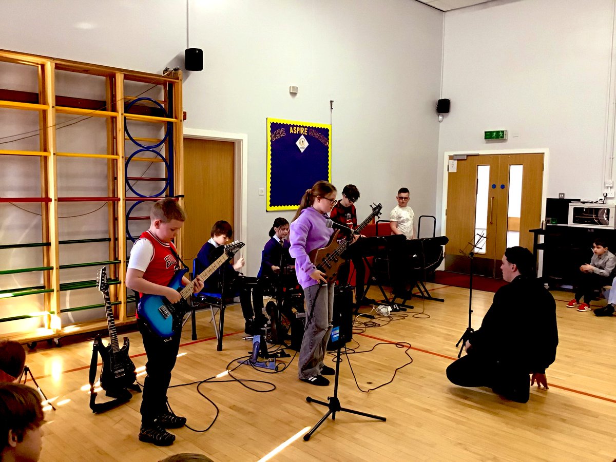 CastlefordParkJ's tweet image. Confidence ✅ Teamwork ✅ Talent ✅

Our @RSMusicSchool Festival showcased everything we value about learning through music 🎸🎶
Huge pride in our pupils! 🌟
#Rocksteady #MusicMatters #CareAspireSucceed #PrimarySchoolLife