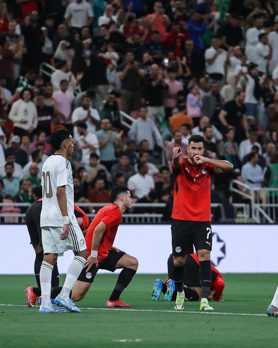 عمرو tweet media