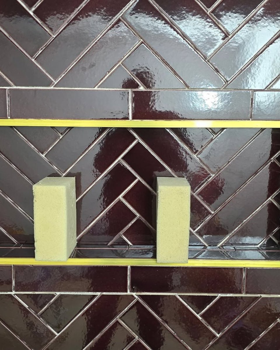 BALtiling's tweet image. We absolutely love this herringbone designed bathroom renovation by @n_catling_tiling_and_bathrooms! 😍🔥

Neil completed this project using our BAL Flex One semi-rapid tile adhesive, finished with BAL Grout Flex grout in Mid Grey.

#Bathroom #Herringbone #Tiling