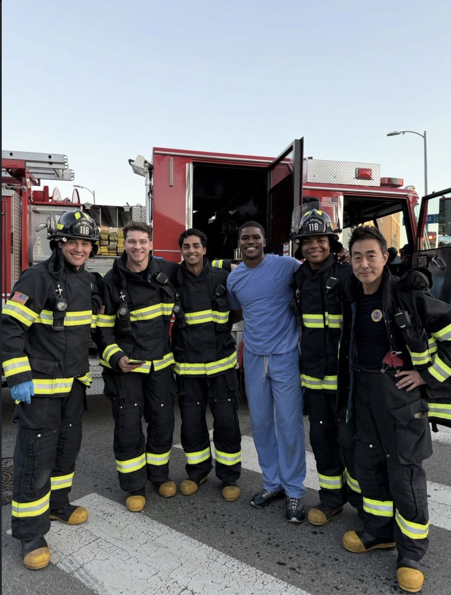 Ryan & Oliver Daily tweet media