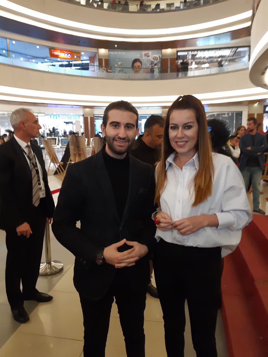 “İpek Tuzcuoğlu”

Threads⬇️ 
threads.net/@alperendurakpr 

#ipektuzcuoğlu #actress #malatya #keşfet #keşfetteyiz