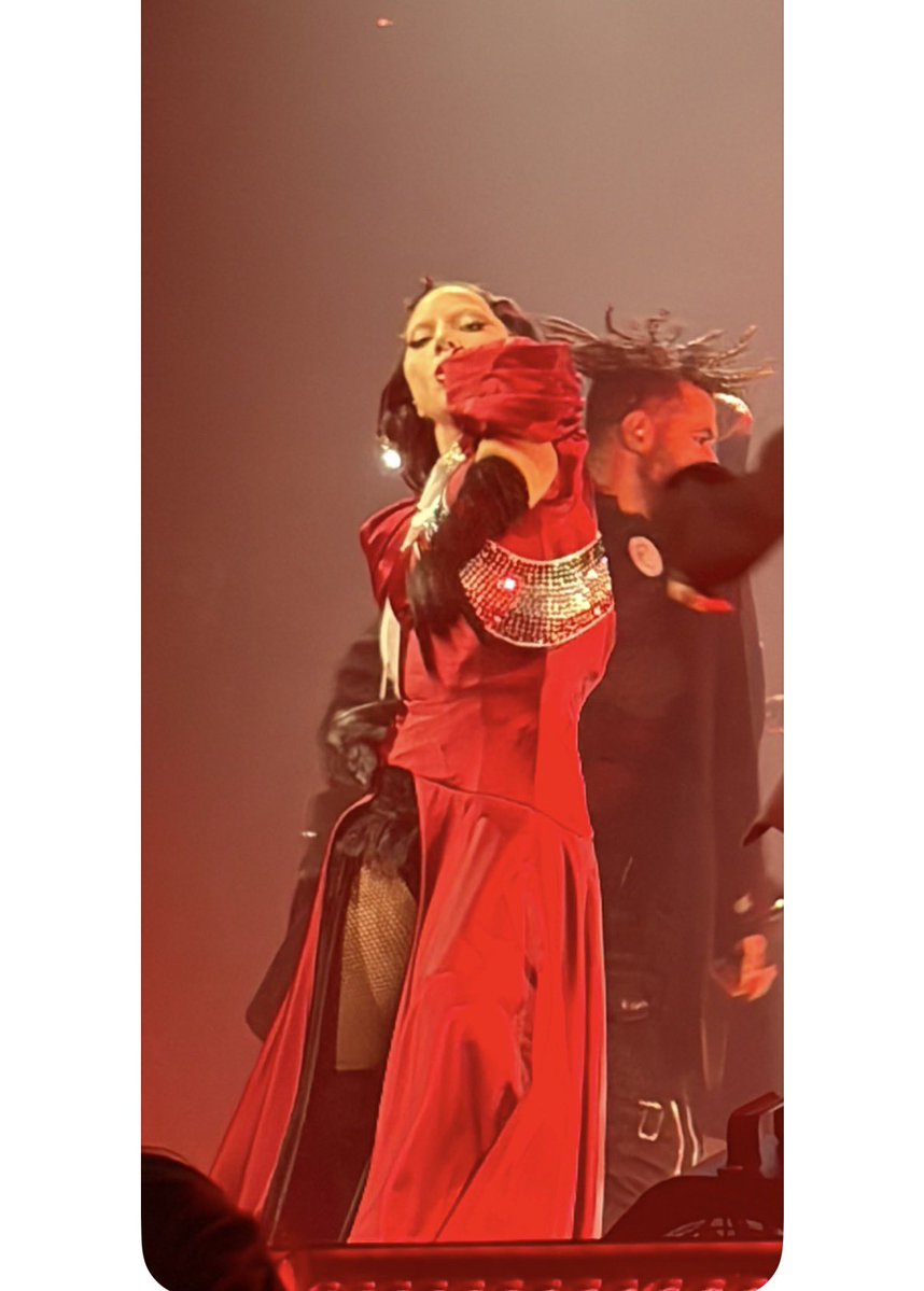 S ∀ r ∀H tweet media