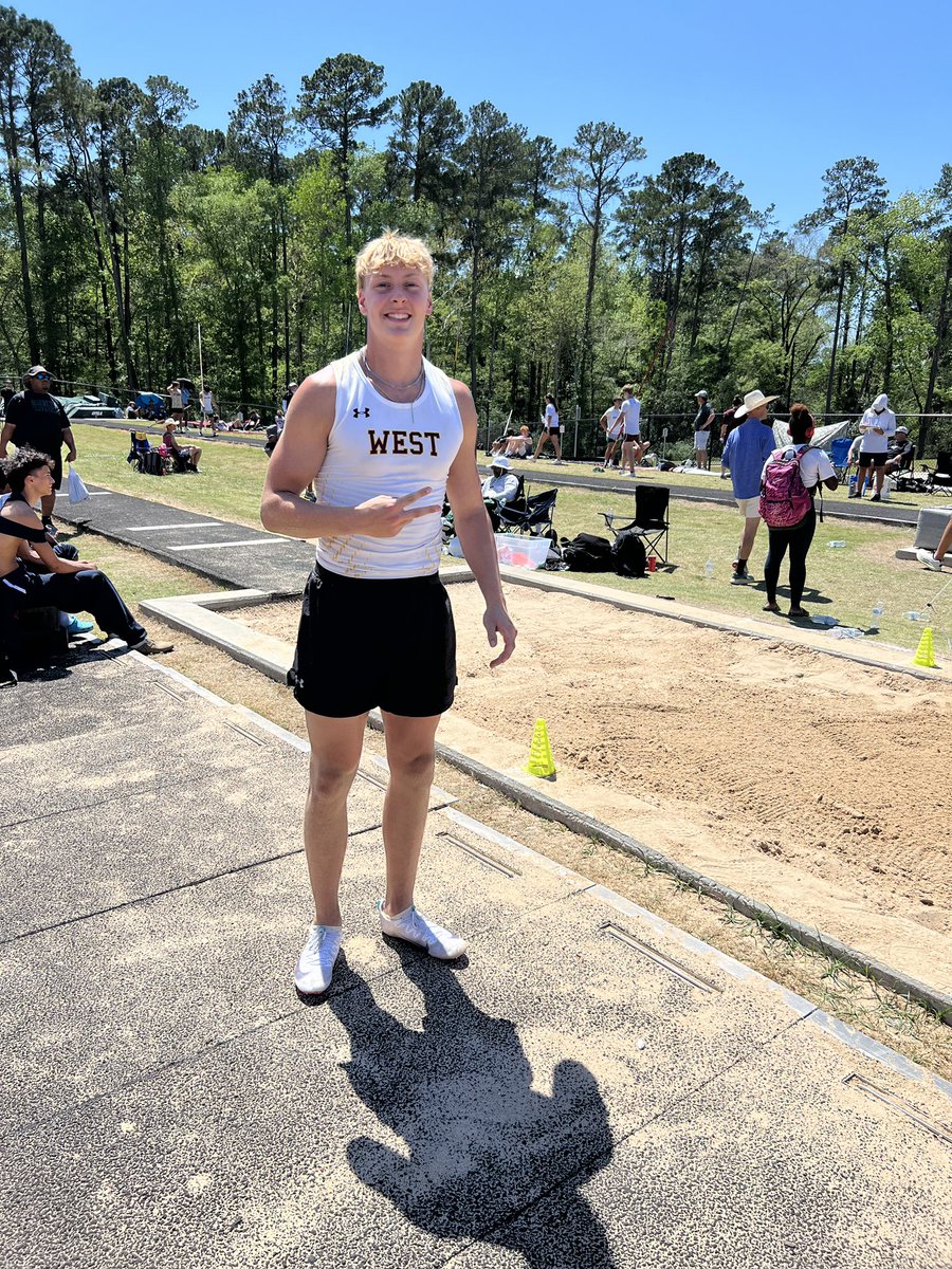 MagWestTrack's tweet image. Dawson Campbell with a new PR here in Huntsville, Tx.

LONG JUMP: 21’ 4”

#WestNation