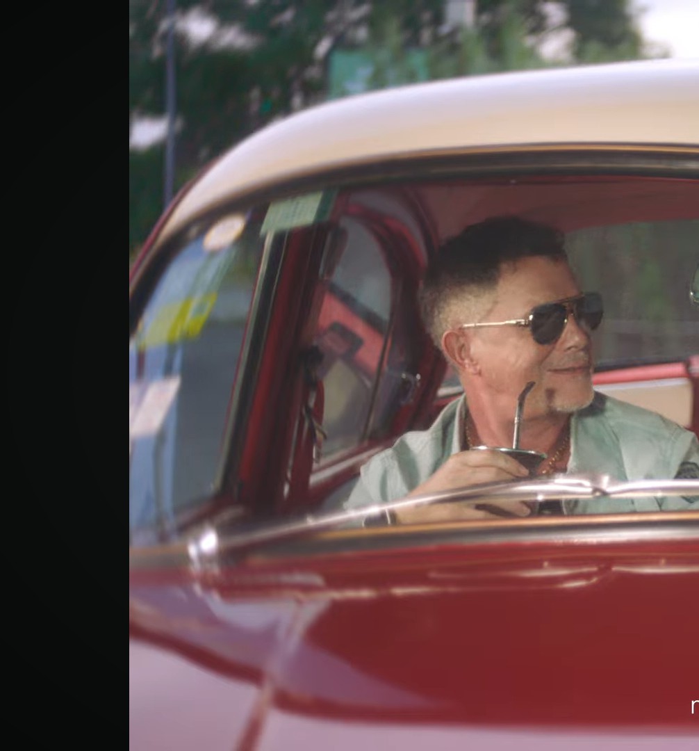 Algo más lindo que ver a Ale tomando mate? Si, tomar mate viendo a <a href="/AlejandroSanz/">Alejandro Sanz</a> tomar mate!