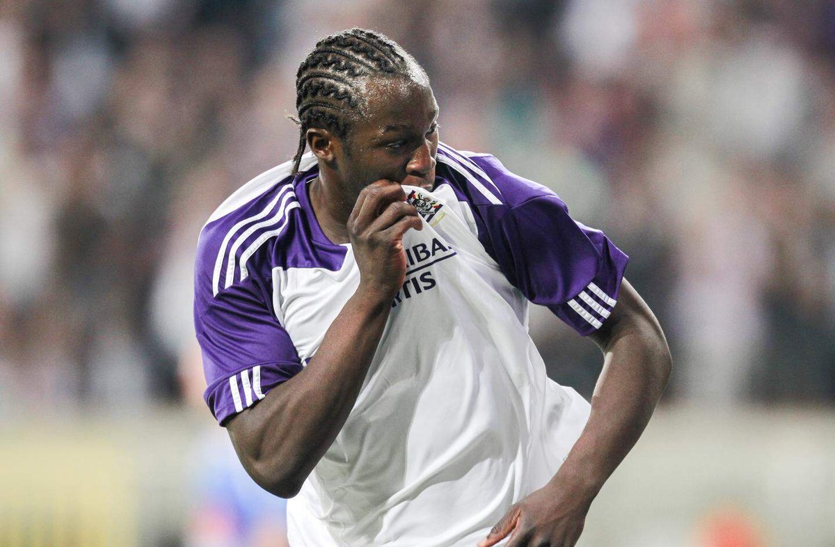 SegersGilles's tweet photo. Het Astridpark roept Big Rom jouw thuis 💯💜 #Ket #sportingboy #RSCA https://t.co/OmM44jMTH9