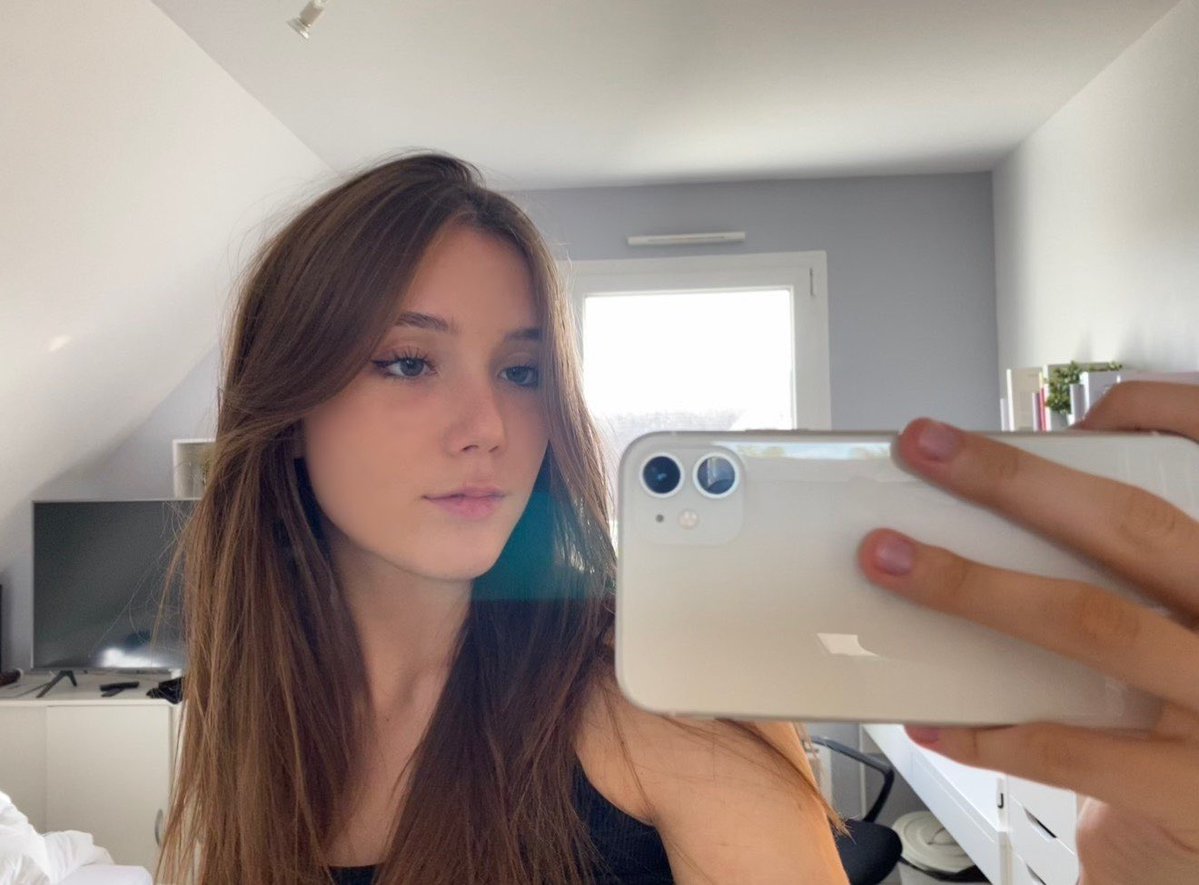 alicia #OliviaIsComing tweet media