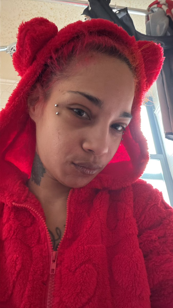 StrawberryRed tweet media