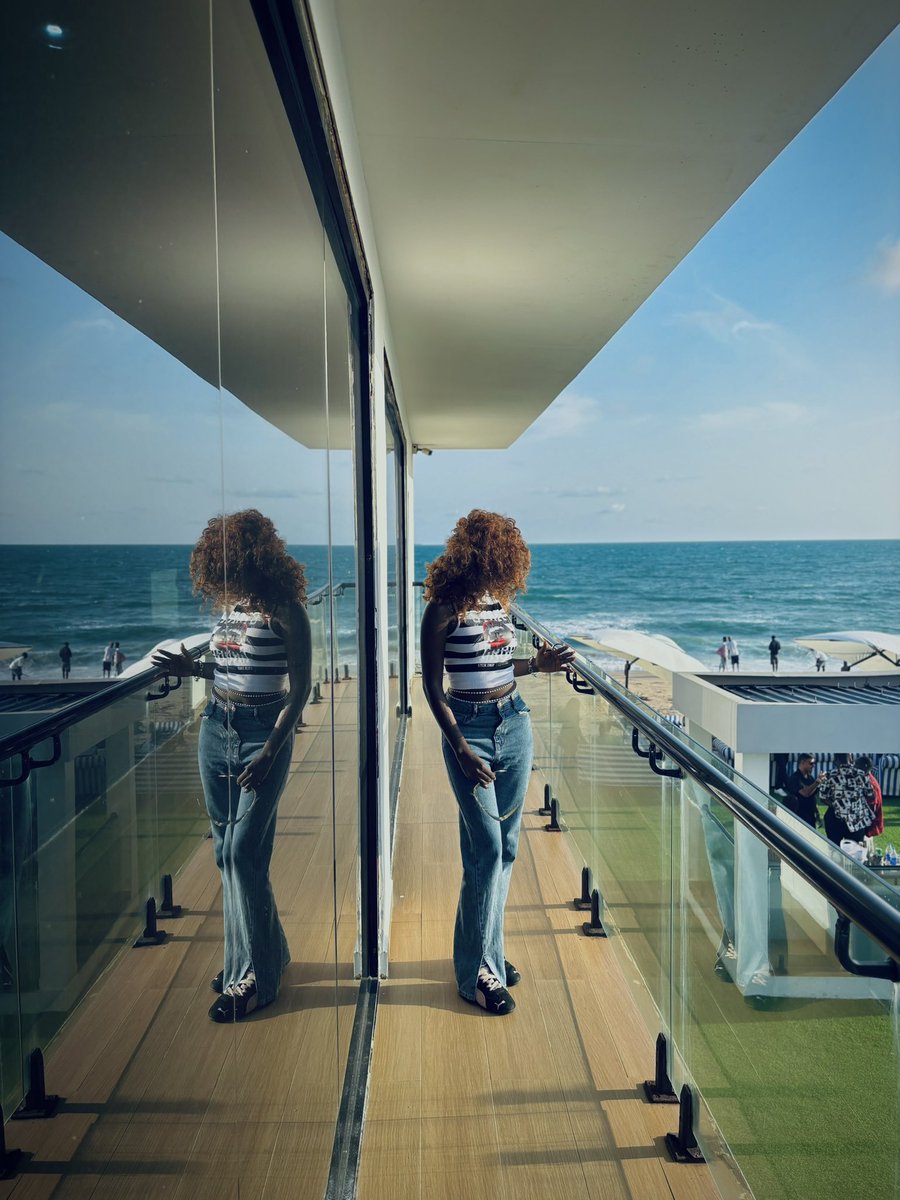 Claire 💙 tweet media