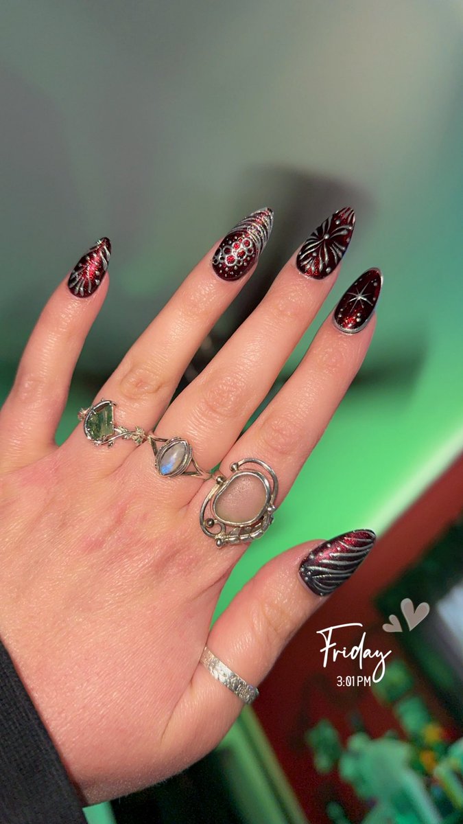 Mikayla🐝🏳️‍🌈🖤 tweet media