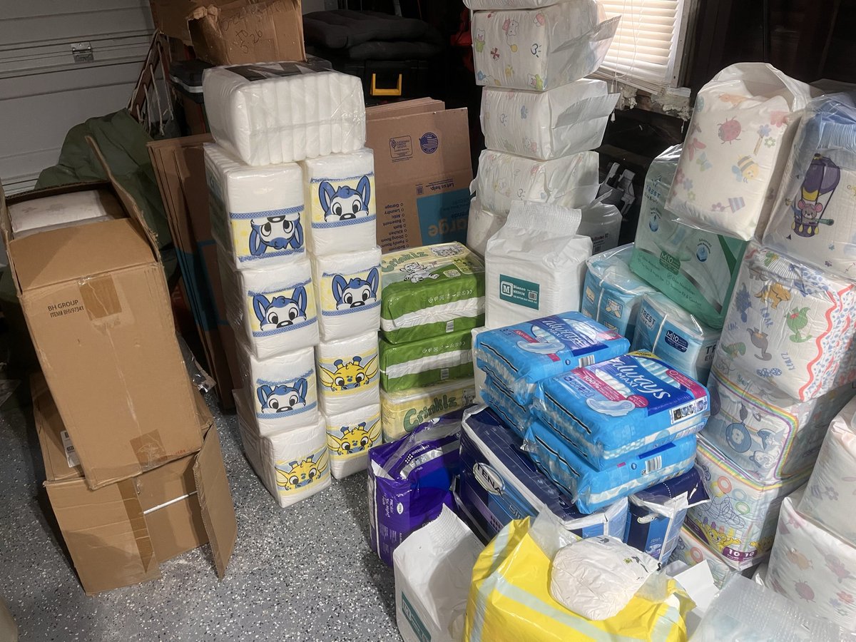 streetlight2018's tweet photo. @AriaGuidance55 The boxes are full of more packs. https://t.co/EYYAvNQN18