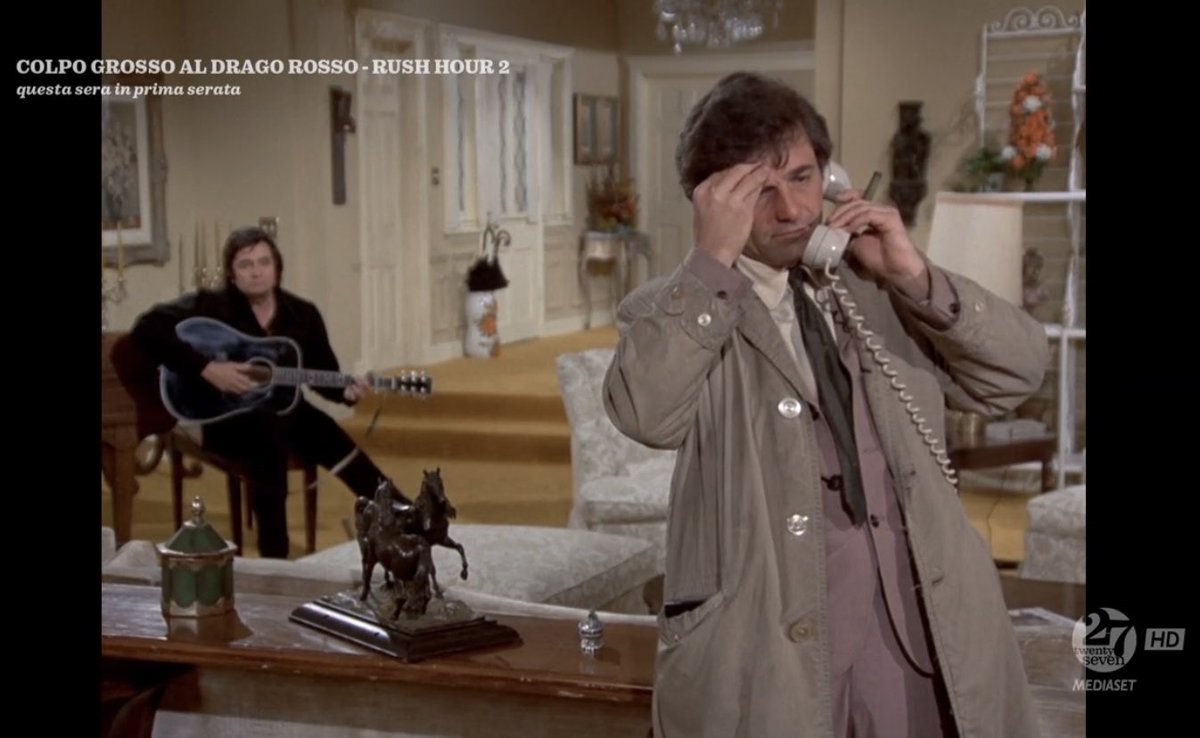 RossEleven's tweet photo. Intanto l’episodio più iconico del #TenenteColombo 🤩
con The Man in Black https://t.co/DTUQ6IXsBU