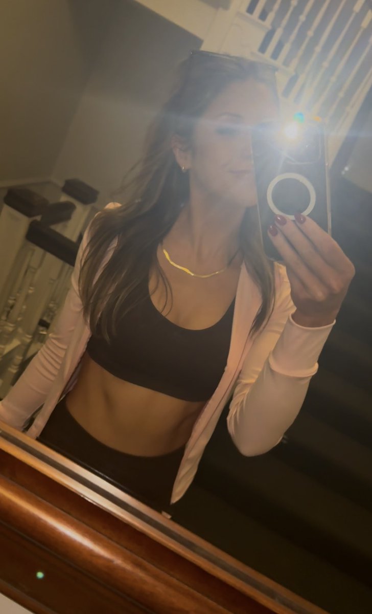 Lucy Burdge tweet media
