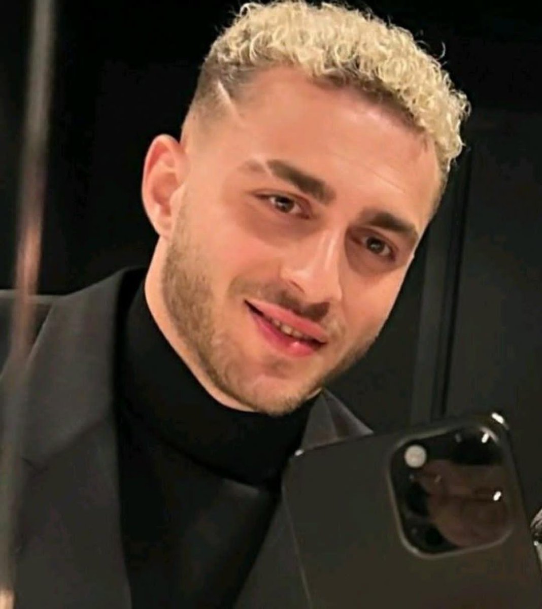 zeyno✨ tweet media