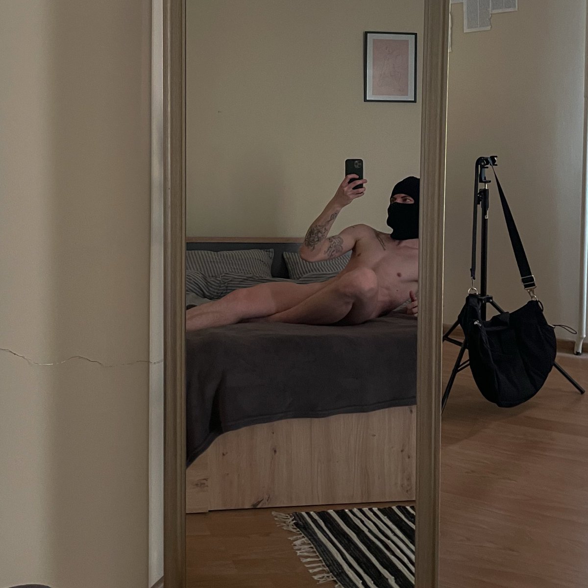 Вінстон карамелька tweet media