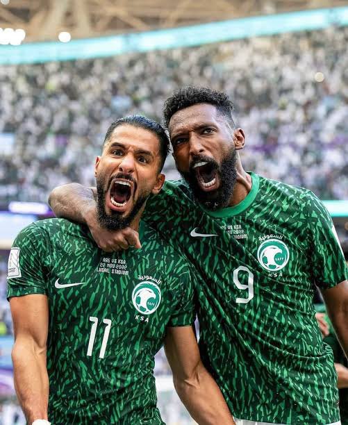 Elmister tweet media