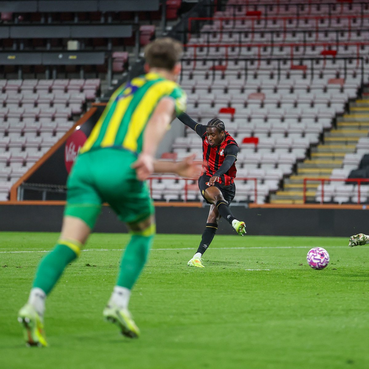 afcb_academy's tweet photo. Tonks ➡️ Nyarko ➡️ Mottoh 🎯

A brilliant move sends us into an early lead 💪

🍒 1-0 🟡