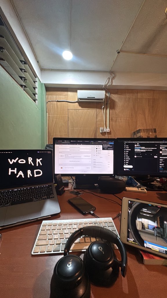 Millionsvvlg's tweet image. My command center. 19:14 and the research doesn't stop.
Most people quit during the dip-that's exactly when I find the 10x. $PRL win is bagged, now onto the next.
Drop your most bullish #Al or #DePIN play below.
#Solana #Hustle #AirdropHunter $SOL