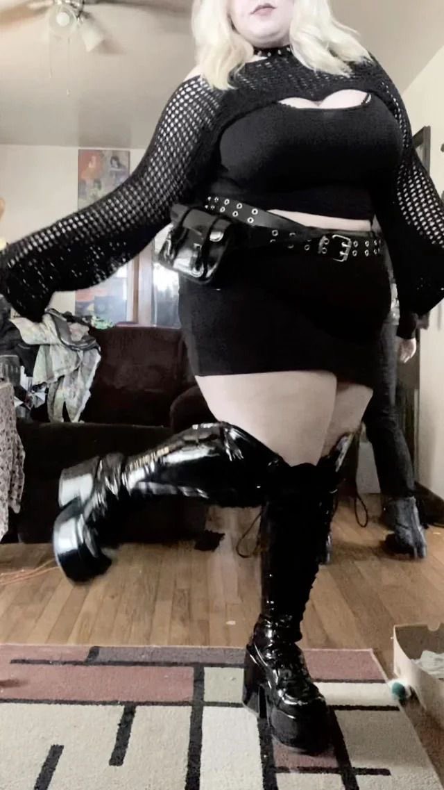 Post by 𝒮𝑜𝓇𝓇𝑜𝓌 on X: goth