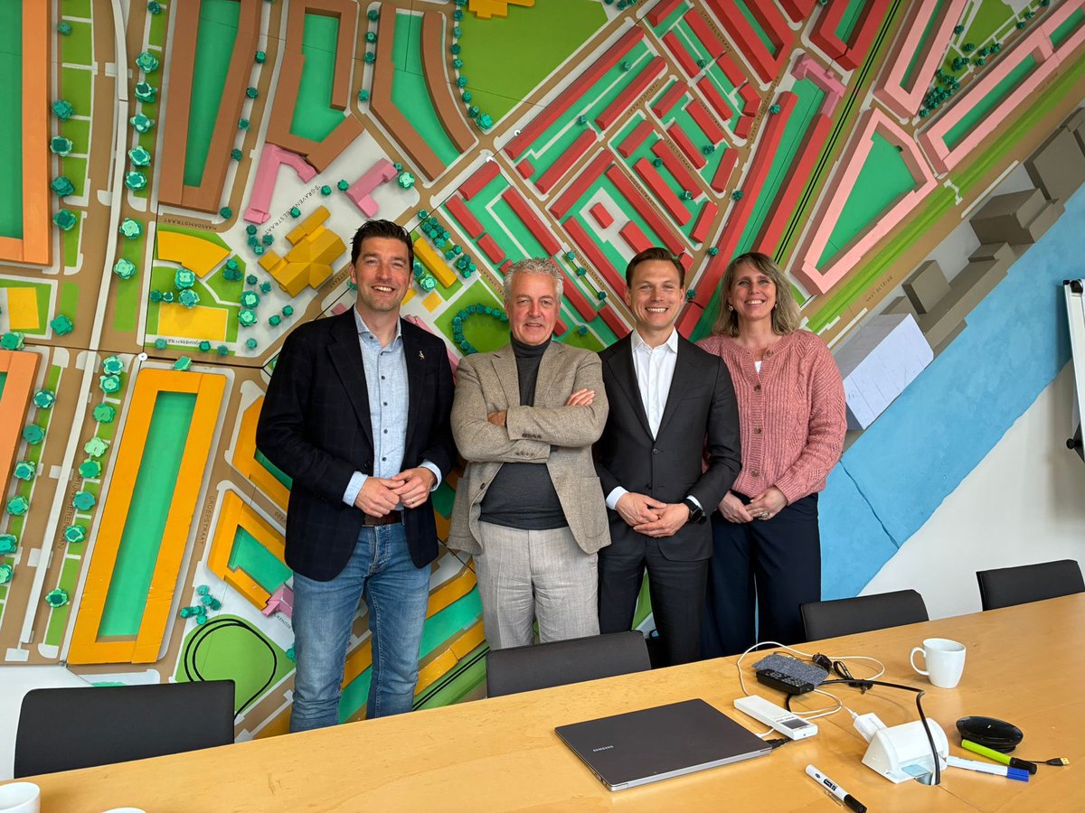 Robert van Asten tweet media