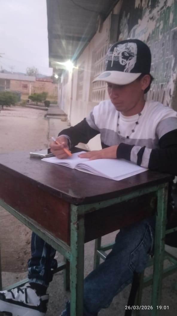 misionribastru7's tweet photo. 🌍 ¡TRUJILLO EN FORMACIÓN! 🇻🇪

Hoy #26Mar, la Misión Ribas avanza en el municipio Miranda:

📍 Agua Santa: Geografía Universal y cartografía nacional con la cohorte 46-A.
📍 El Dividive: Fortalecimiento en Matemáticas y Lenguaje.

#MisionRibas #Trujillo #Educacion #Venceremos https://t.co/zKWP1bkJEC