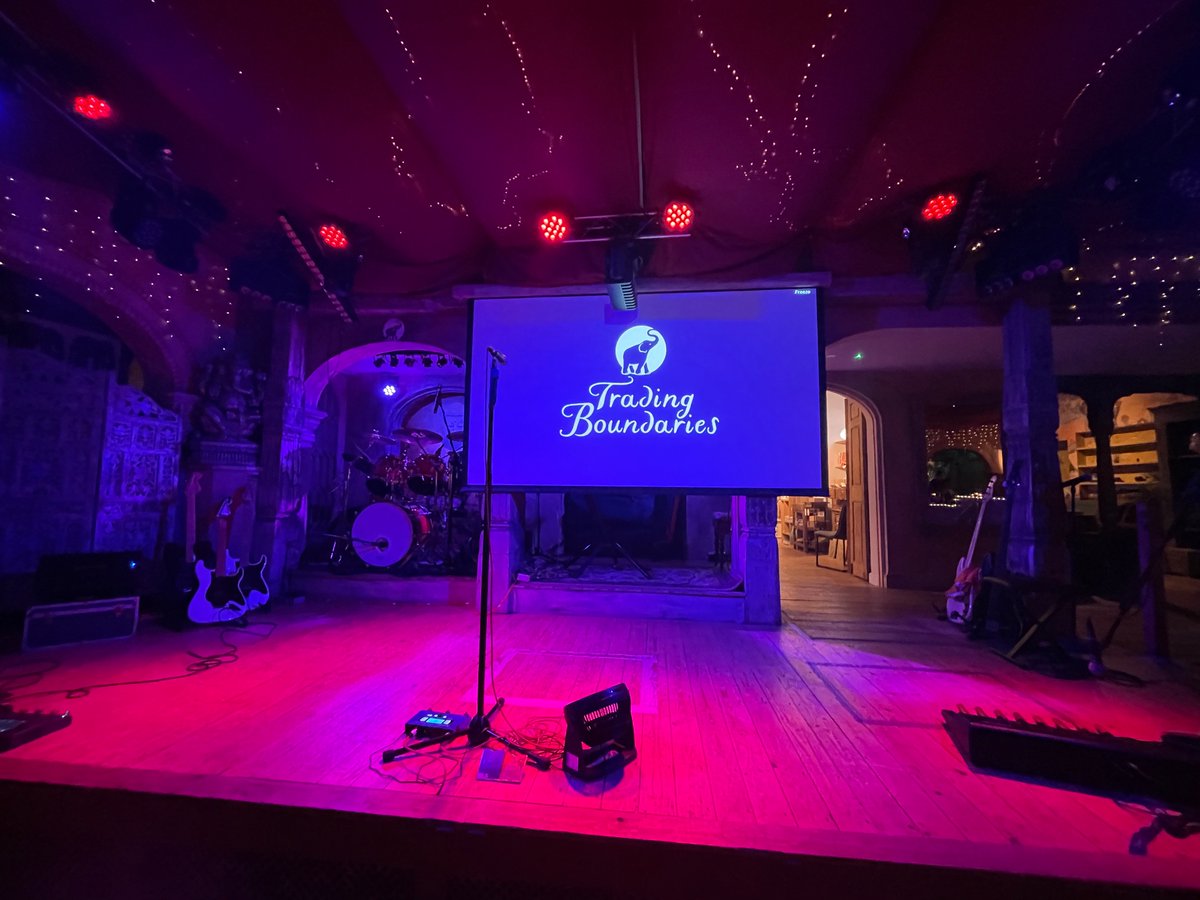 Mystic Queen of Maybe (Jan) & Teddy 🐈⬛ tweet media