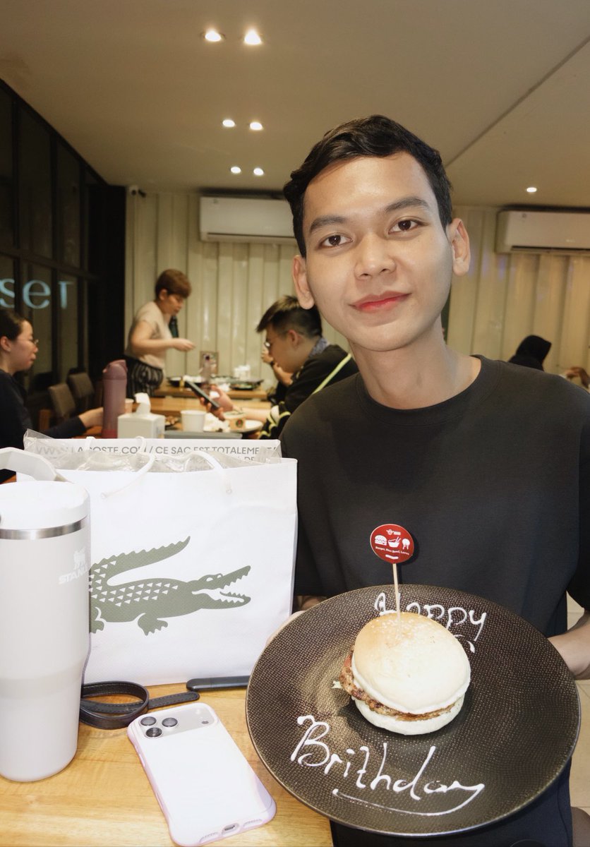 fansyah❦ tweet media