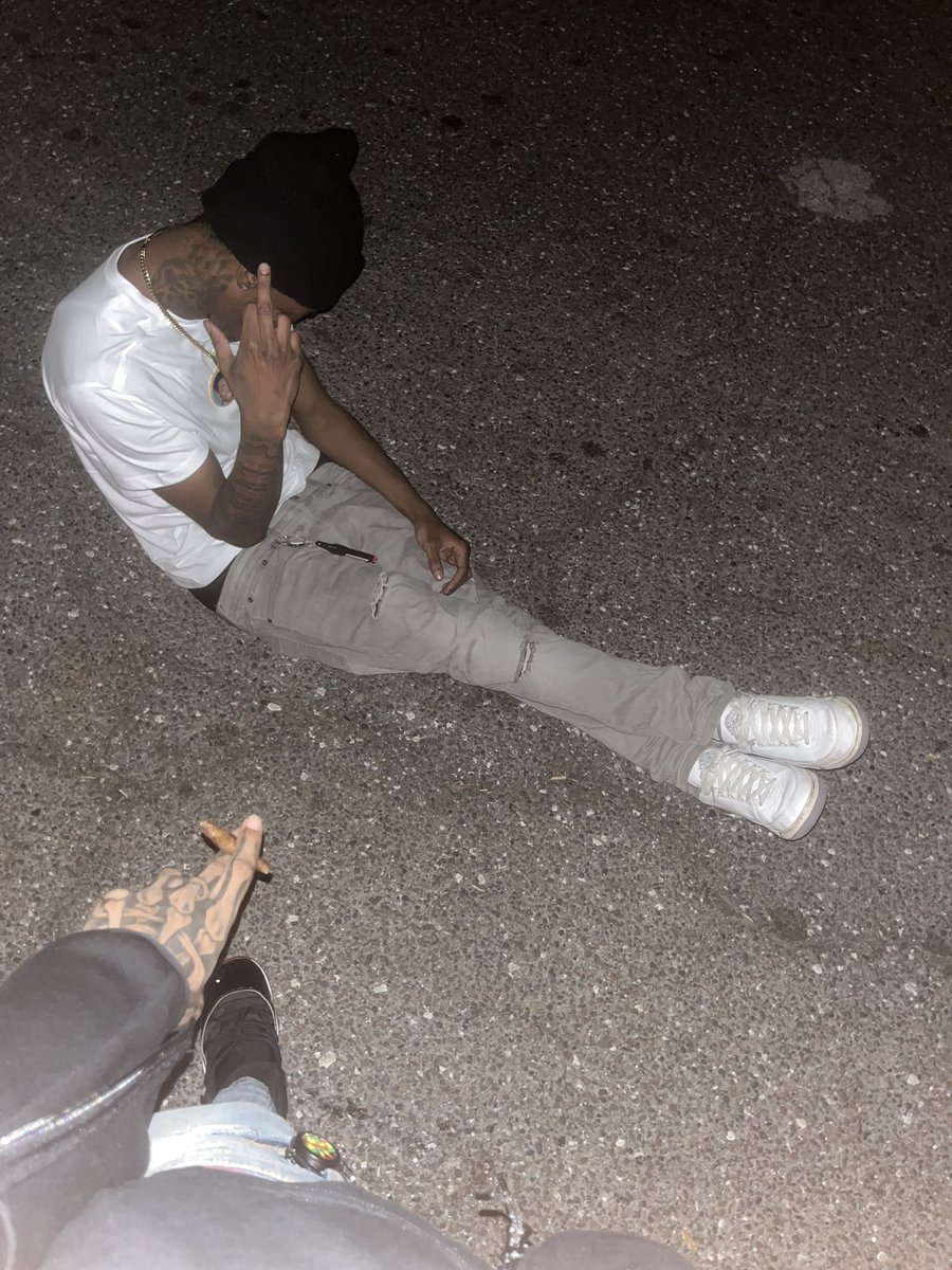 myghoul_'s tweet image. Twin say he on one I’m on one two that’s double the trouble 😈 #nfs #mutuals #jax #CB #RGL