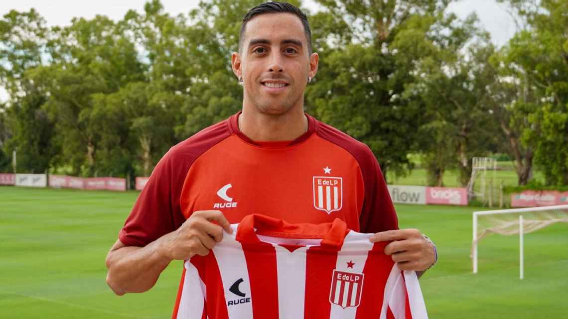 #GimnasiaMza Gimnasia Pretende a Ramiro Funes Mori el central de 35 años.

📍El marcador central de #EDLP aguarda una propuesta formal para analizar su futuro.
