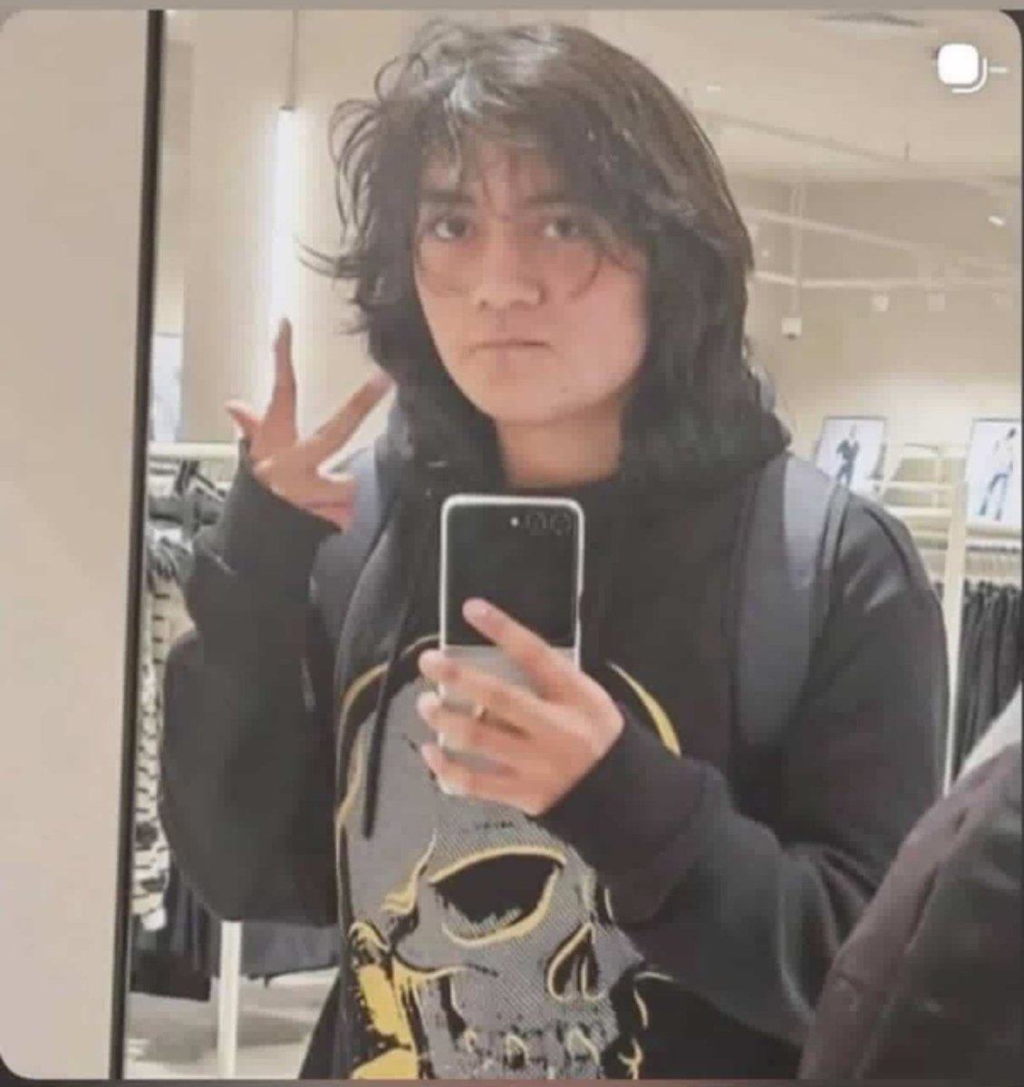 Lorenz0.... tweet media