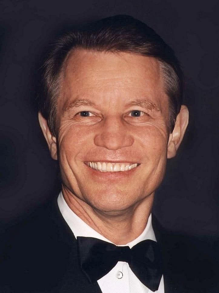 barbaravitali2's tweet photo. Happy Birthday to #MichaelYork March 27,1942 #TheSecretOfTheSahara #LogansRun #Cabaret https://t.co/R6YVF188dZ