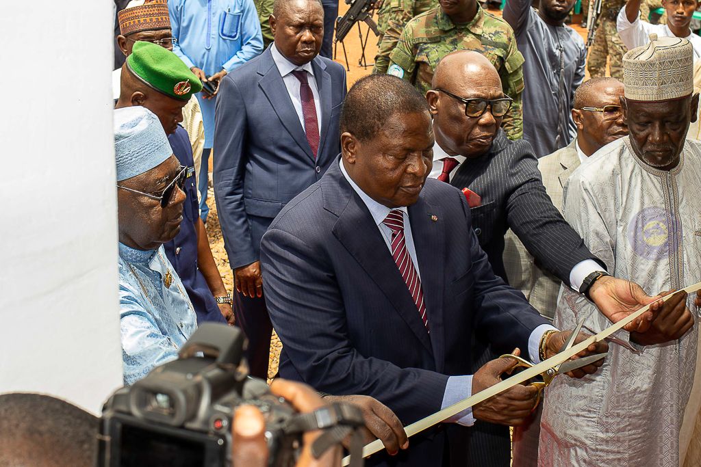 EUAM_RCA's tweet photo. La Cheffe de Mission EUAM RCA a participé à l’inauguration de la mosquée des FACA à Bangui, illustrant les efforts en faveur de la cohésion et de l’inclusion au sein des forces armées. #EUAMRCA #CSDP https://t.co/aKBaI5jp73