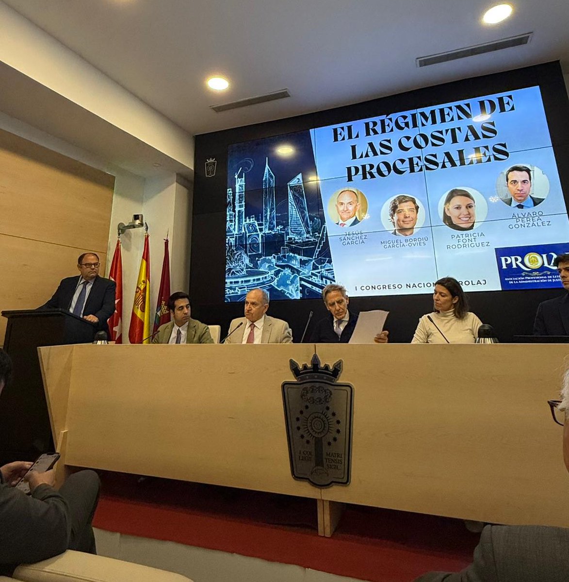 JesusFamilex's tweet photo. Durante los últimos dos días he tenido el privilegio de participar en el Congreso de la Asociación Profesional de Letrados de la Administración de Justicia. #PROLAJ
Donde se ha puesto de relieve el papel esencial (y a veces insuficientemente reconocido) de los #LAJS en el funcionamiento eficaz de la #Justicia.

He intervenido en la mesa: “El régimen de las costas procesales: perspectivas de mejora para la seguridad jurídica” Junto a:
•Álvaro Perea González  
•Javier Mata @icam_es 
•Patricia Font Rodríguez
•Miguel Bordiu García-Ovies  @CNMC_ES