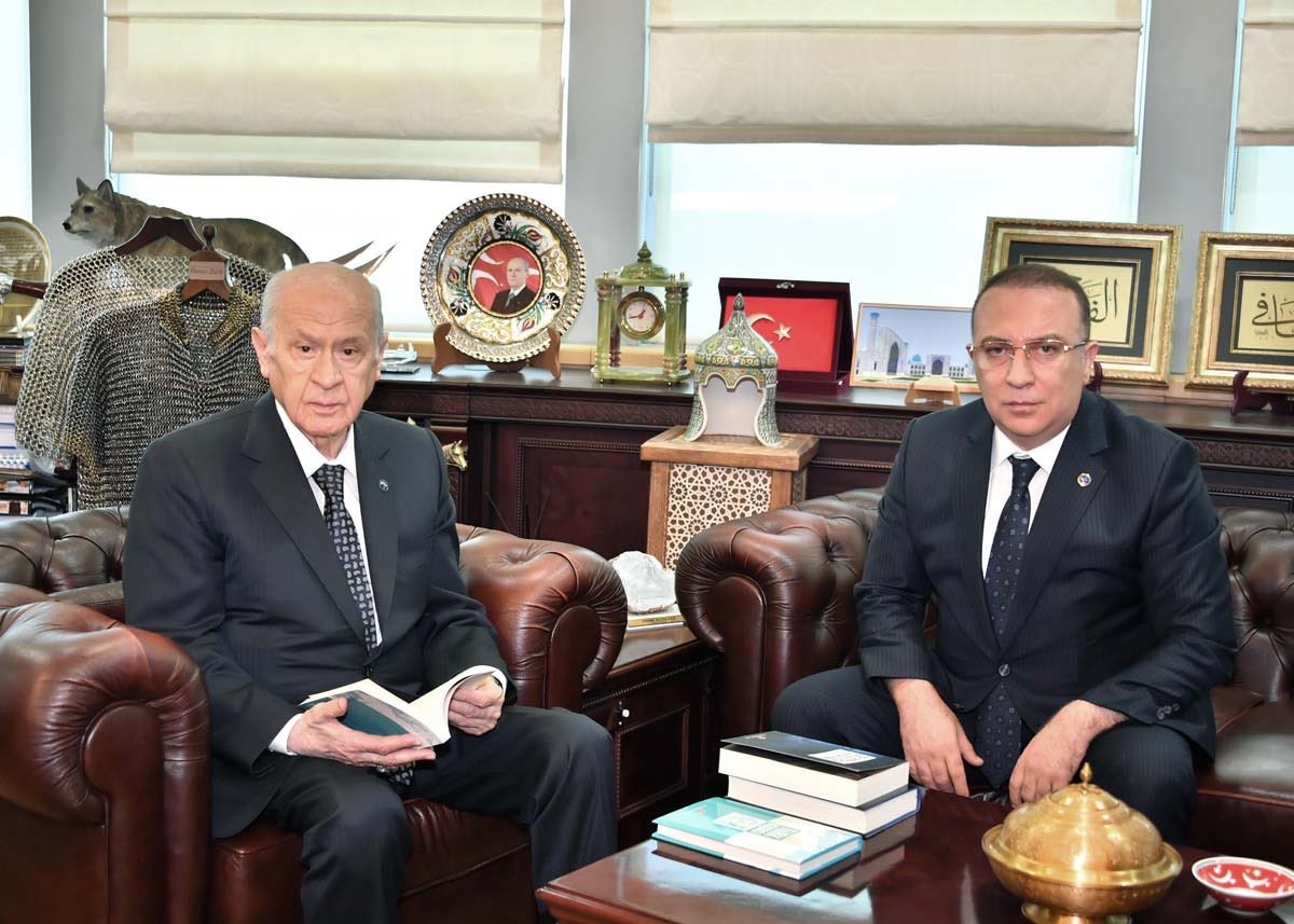 #SONDAKİKA Milliyetçi Hareket Partisi Genel Başkan Yardımcısı ve MYK Üyesi İzzet Ulvi Yönter istifa ettiğini duyurdu.

#İzzetUlviYönter