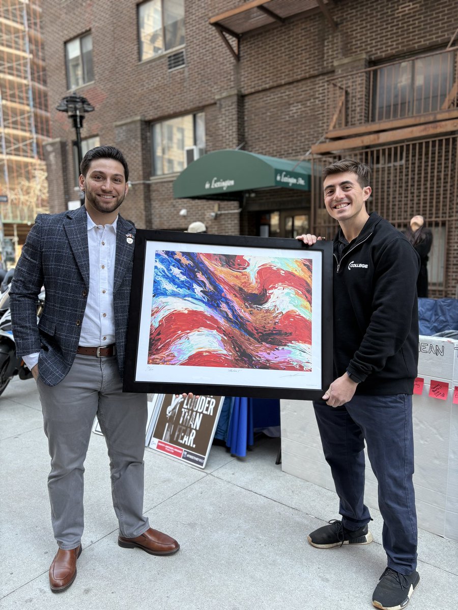 AnthonyRomano8's tweet photo. Our brave & courageous @tpusastudents are the driving force for continuing Charlie’s mission on our college campuses & being the catalyst for positive change towards more conservative values in their communities 🇺🇸🔥‼️

It has been such a pleasure getting to have meaningful conversations & make impactful connections not just this week, but all throughout this semester with students who feel their lives have changed for the better with either starting or joining a @TPUSA chapter on their campus.  🚨🙌🏼

The fight for freedom is only just beginning and get ready because the students not only in the Big Apple territory, but all around the nation are ready to stand on the frontlines of defending our free speech & honoring Charlie ❤️🤩