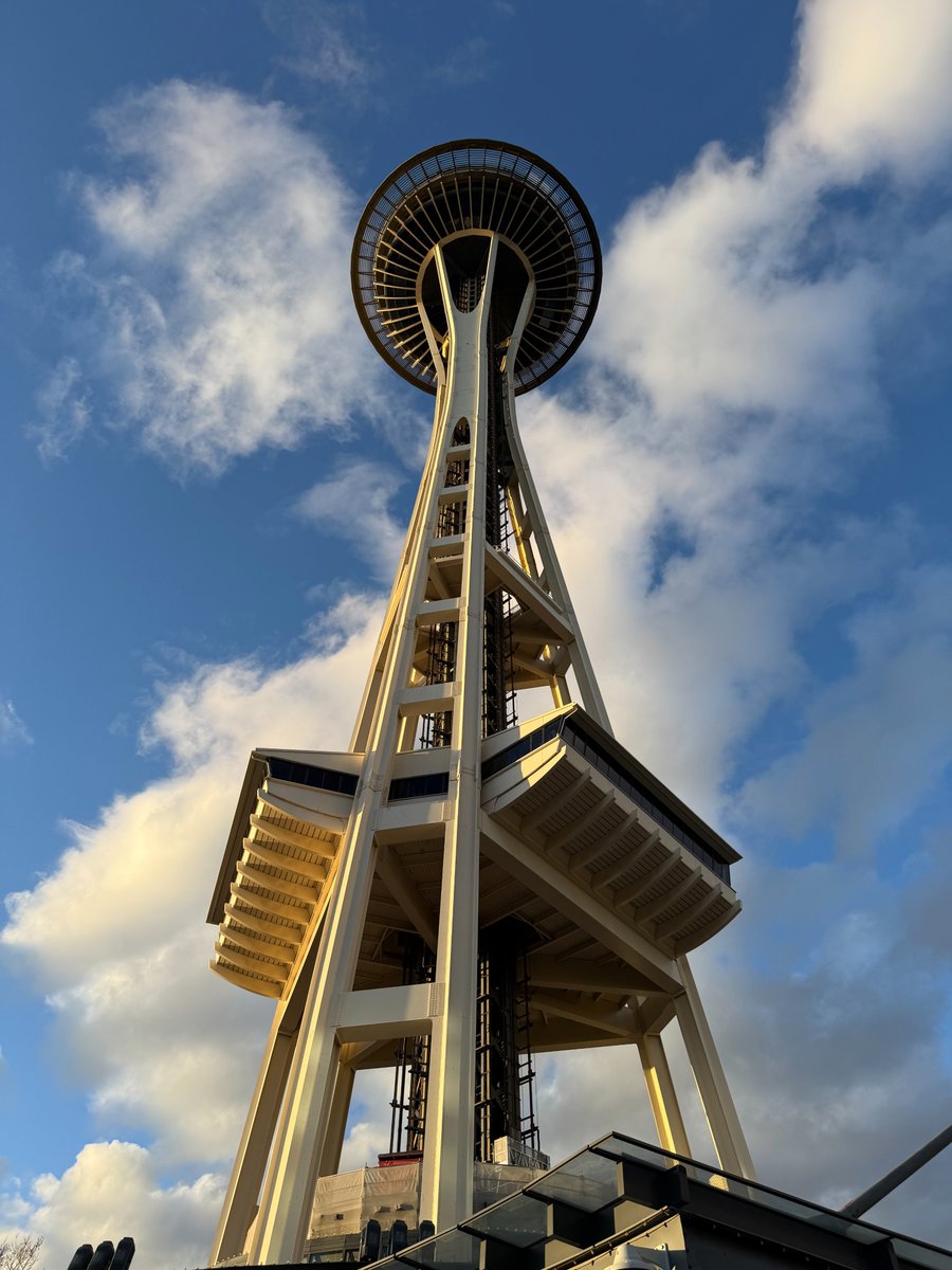 JohnLokerse's tweet image. Goodbye Seattle, it was a great week filled with lots of laughter! I'm happy to have been part of the MVP Summit again this year and loved all the sessions I attended. Thanks @Microsoft 🚀

#MVPBuzz #MVPSummit #DevOps #AzureInfrastructureAsCode