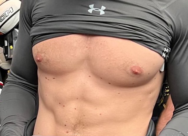 madi 🦷 tweet media