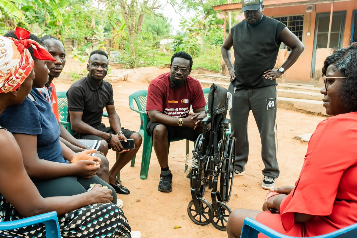 #BoysLivesMatter tweet media