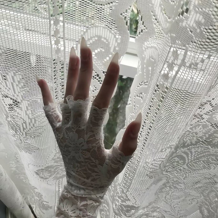 🦇 𝐭𝐡𝐞 𝐯𝐚𝐦𝐩𝐢𝐫𝐚 𝐬𝐡𝐨𝐰 | nsfw tweet media