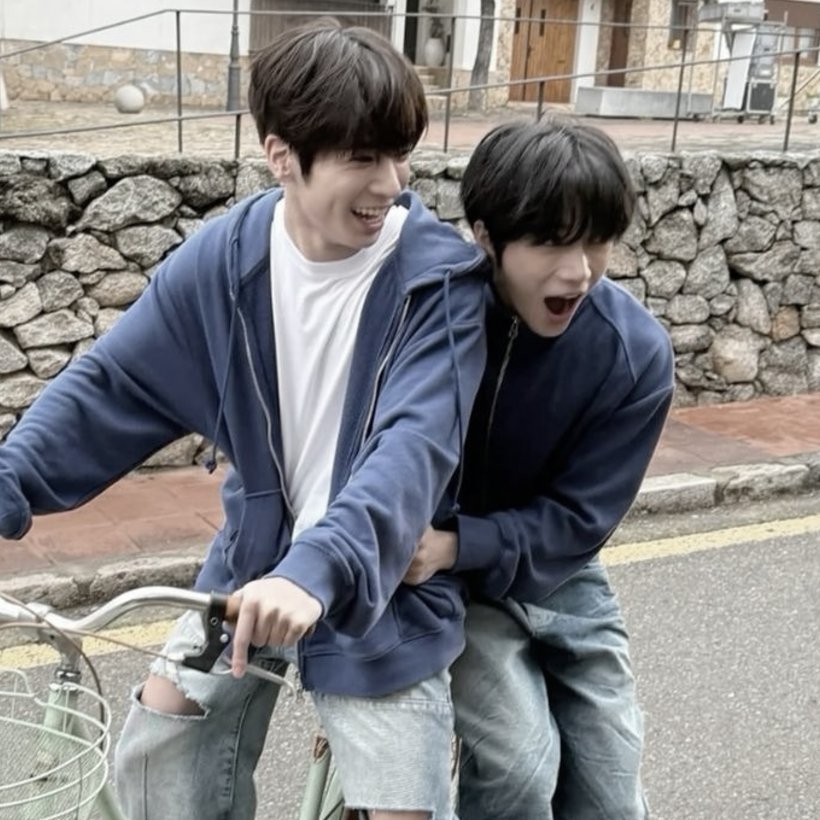 ina 🌷 tweet media